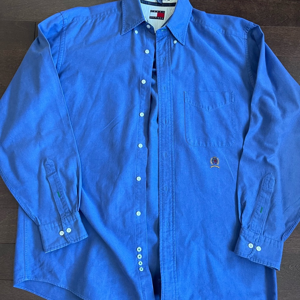 Vintage Tommy Hilfiger Long Sleeve Button Down Crest Oxford Style Blue Shirt